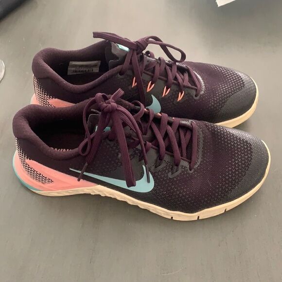 Women’s Nike Metcon 4 Training Shoe - Picture 2 of 4